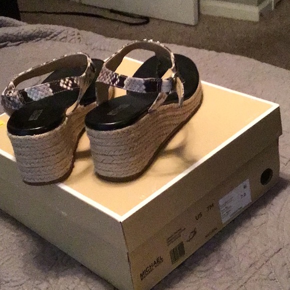 Michael Kors Snake Skin color - Picture 3 of 4